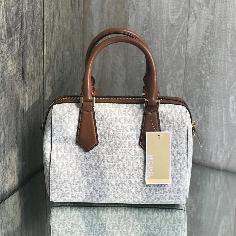 Michael Kors Hayes Small Duffle Bag Vanilla W - Picture 3 of 7